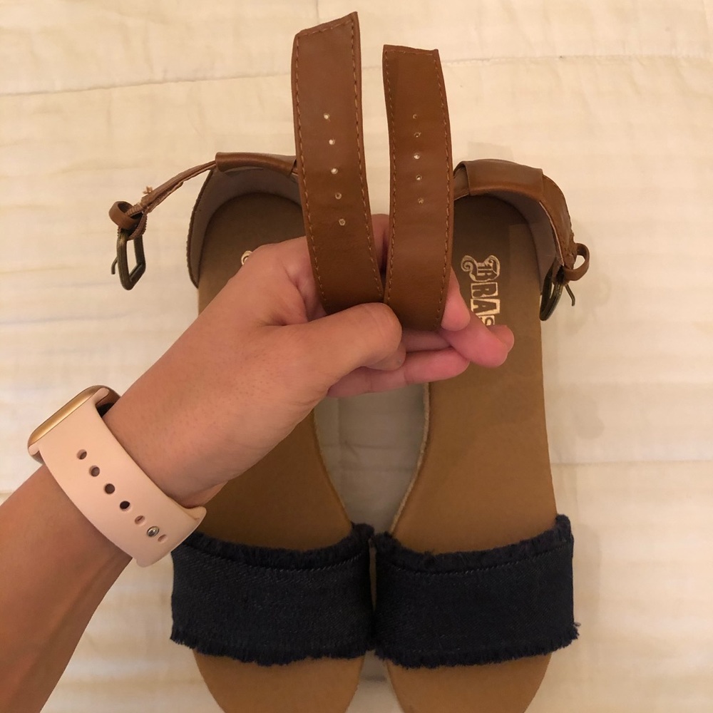 Sandals - Picture 4 of 4